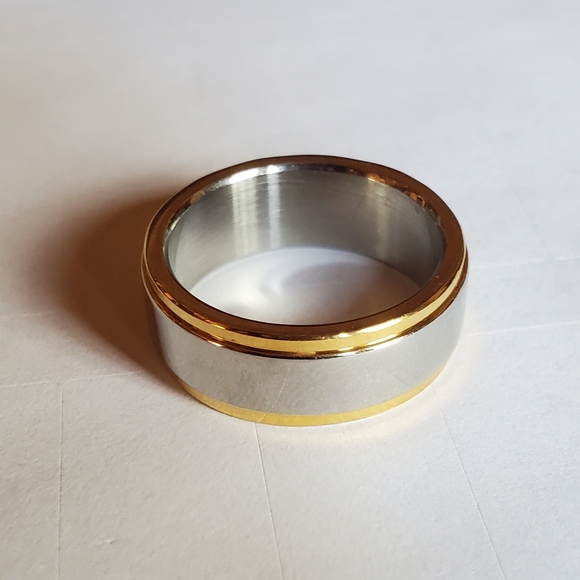 Vintage Stainless Steel Gold & Silver Wedding Band - Picture 13 of 13